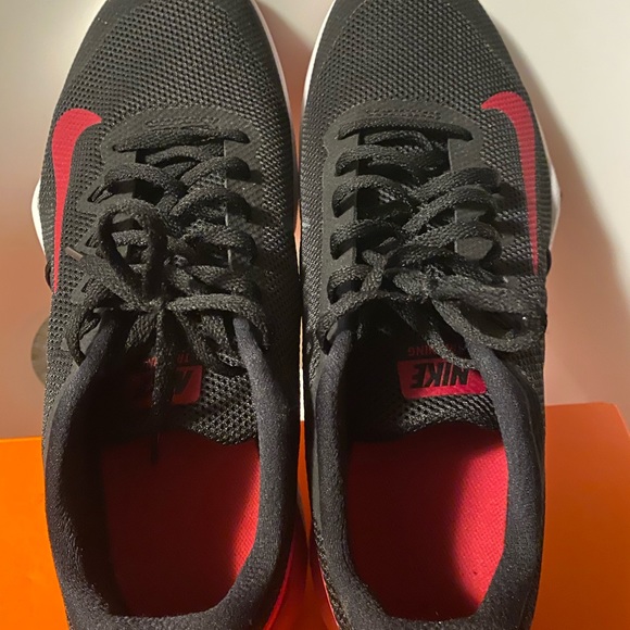 Nike trainers - Picture 3 of 3